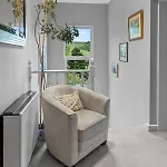 Beautiful Detached Hot Tub Sauna - Pass The Keys * Lakeside