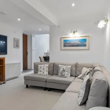 Prázdninový dům Beautiful Detached Hot Tub Sauna - Pass The Keys