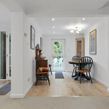 Prázdninový dům Beautiful Detached Hot Tub Sauna - Pass The Keys Lakeside