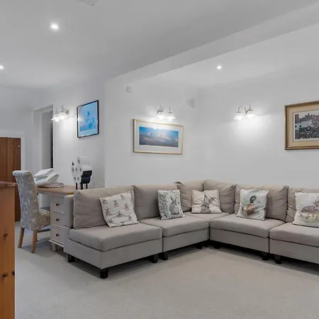 Beautiful Detached Hot Tub Sauna - Pass The Keys Lakeside