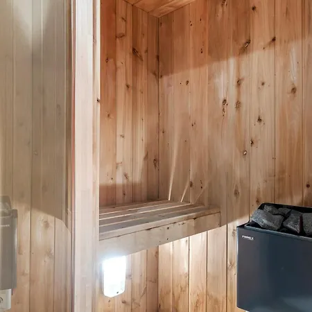 Beautiful Detached Hot Tub Sauna - Pass The Keys * Lakeside