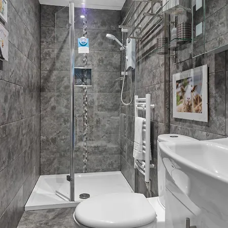 Beautiful Detached Hot Tub Sauna - Pass The Keys Prázdninový dům