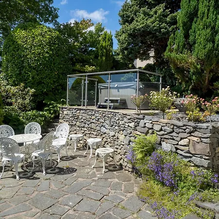 Beautiful Detached Hot Tub Sauna - Pass The Keys *