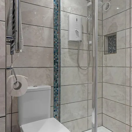 Beautiful Detached Hot Tub Sauna - Pass The Keys Lakeside