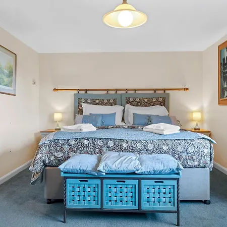 Beautiful Detached Hot Tub Sauna - Pass The Keys * Lakeside