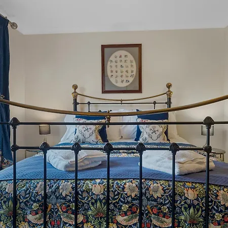 Beautiful Detached Hot Tub Sauna - Pass The Keys * Lakeside