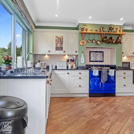 Beautiful Detached Hot Tub Sauna - Pass The Keys