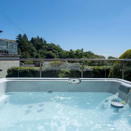 Beautiful Detached Hot Tub Sauna - Pass The Keys Lakeside